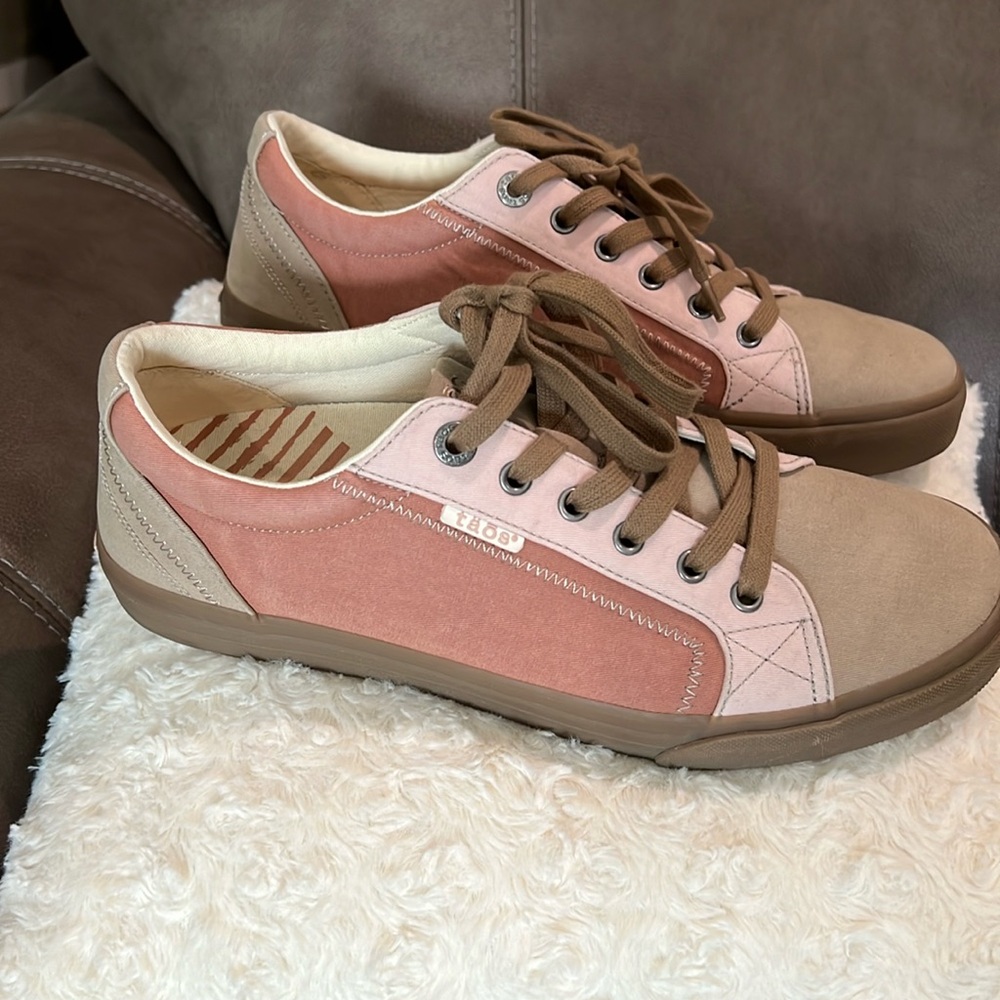 EUC Taos Plim Sole size 11